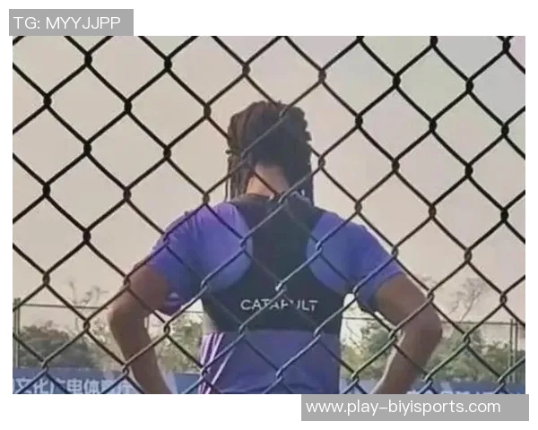 四川足协对日火瓦体飞踹拳击裁判事件做出严厉处罚禁赛五年以示警戒