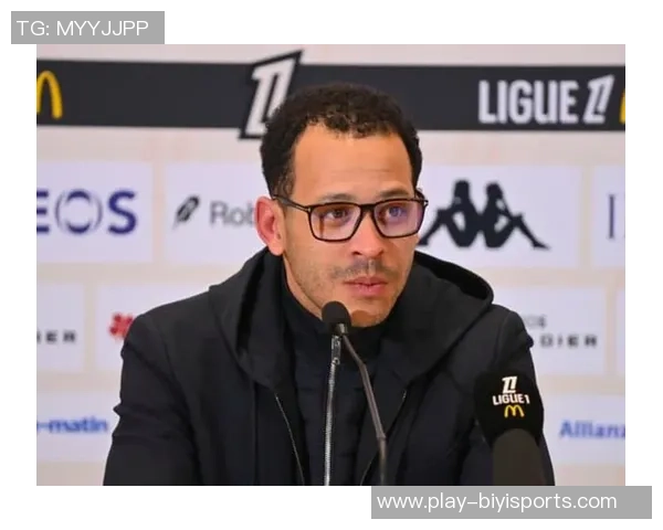 天空体育报道加里奥尼尔与斯特拉斯堡达成执教口头协议将替代罗塞尼尔